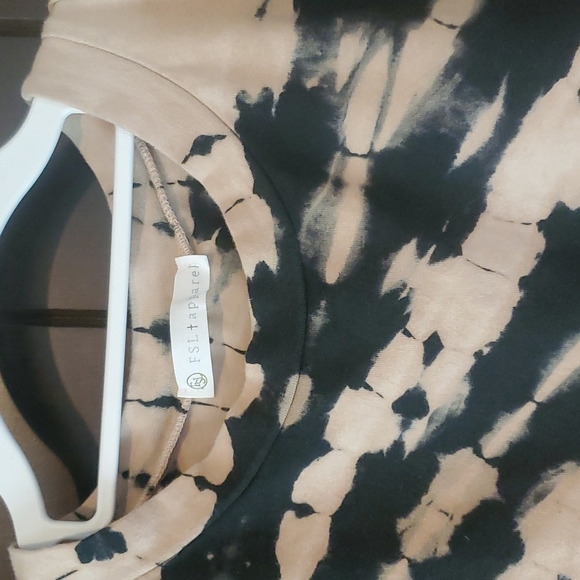 New! Boutique long sleeve - Picture 4 of 5